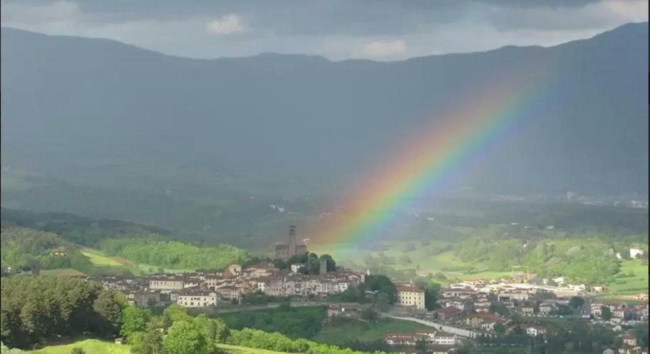 Casa Mazzocchi Vista Su Poppi Exterior foto